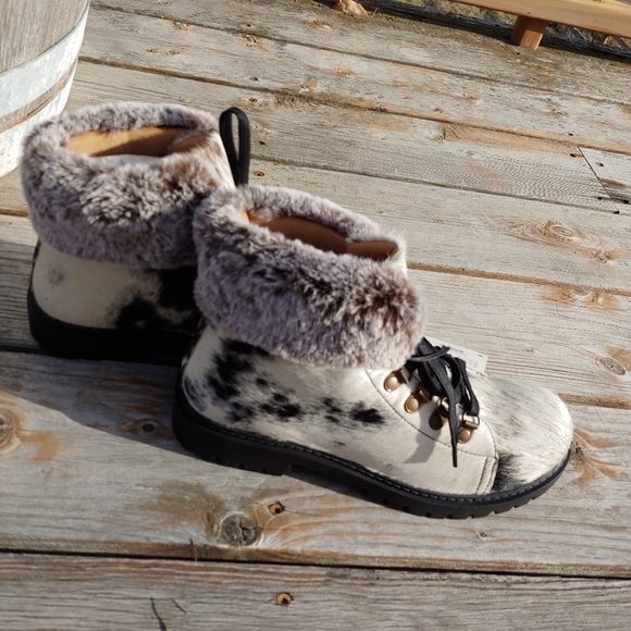 Genuine Cowhide & Leather Bootie Fur combat ankle black white sz 8 new - Picture 6 of 7